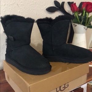 Black short UGG boots